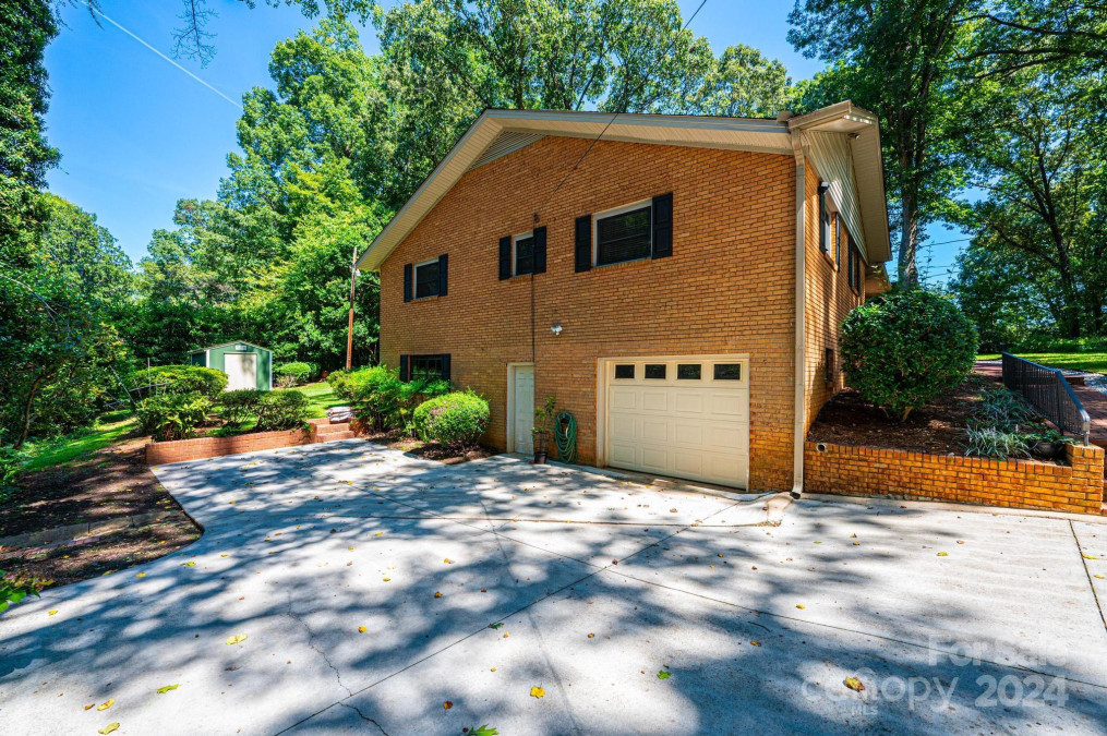 130 Pinehurst Ln Newton, NC 28658