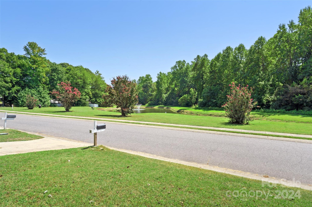 177 Bellelaine Dr Mooresville, NC 28115