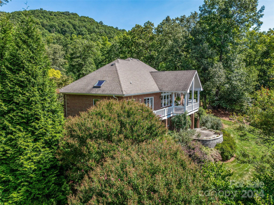 242 Plains Dr Asheville, NC 28803