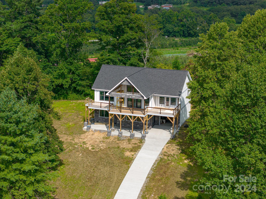 171 Tatham Rd Hendersonville, NC 28792