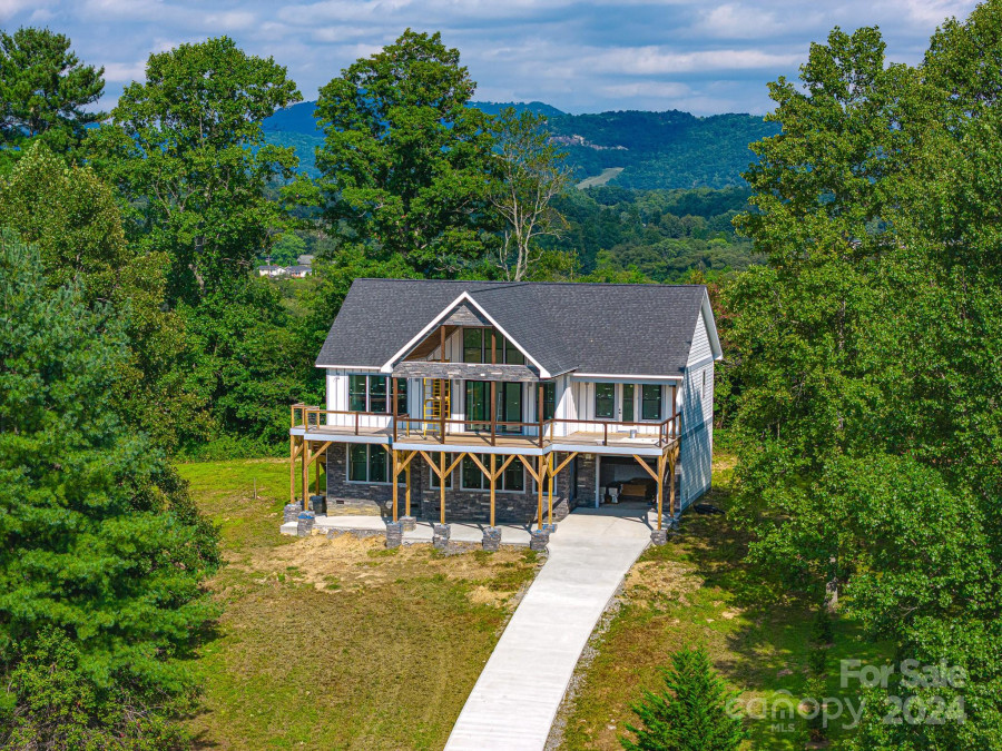 171 Tatham Rd Hendersonville, NC 28792