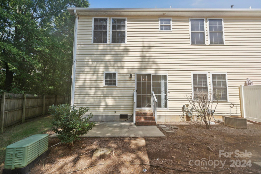 4306 Laurel Hill Ln Charlotte, NC 28217