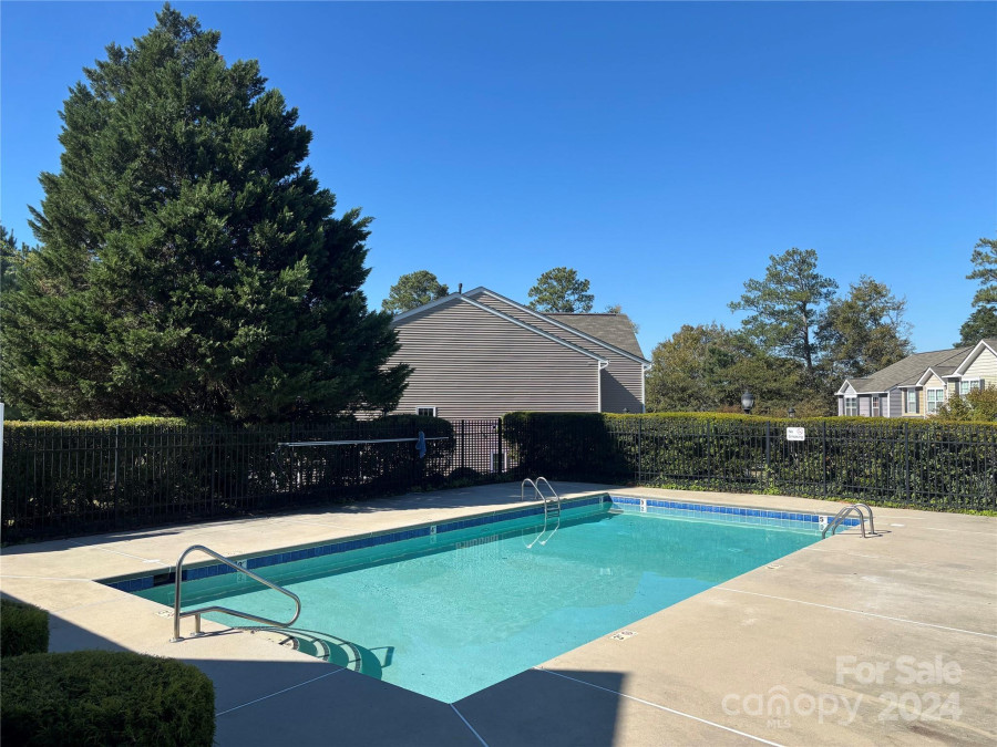 4306 Laurel Hill Ln Charlotte, NC 28217