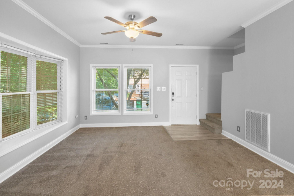 4306 Laurel Hill Ln Charlotte, NC 28217