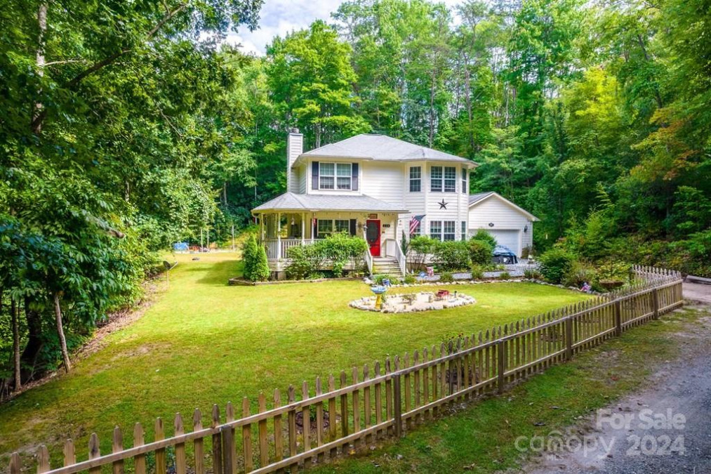 224 Concord Ln Tuckasegee, NC 28783