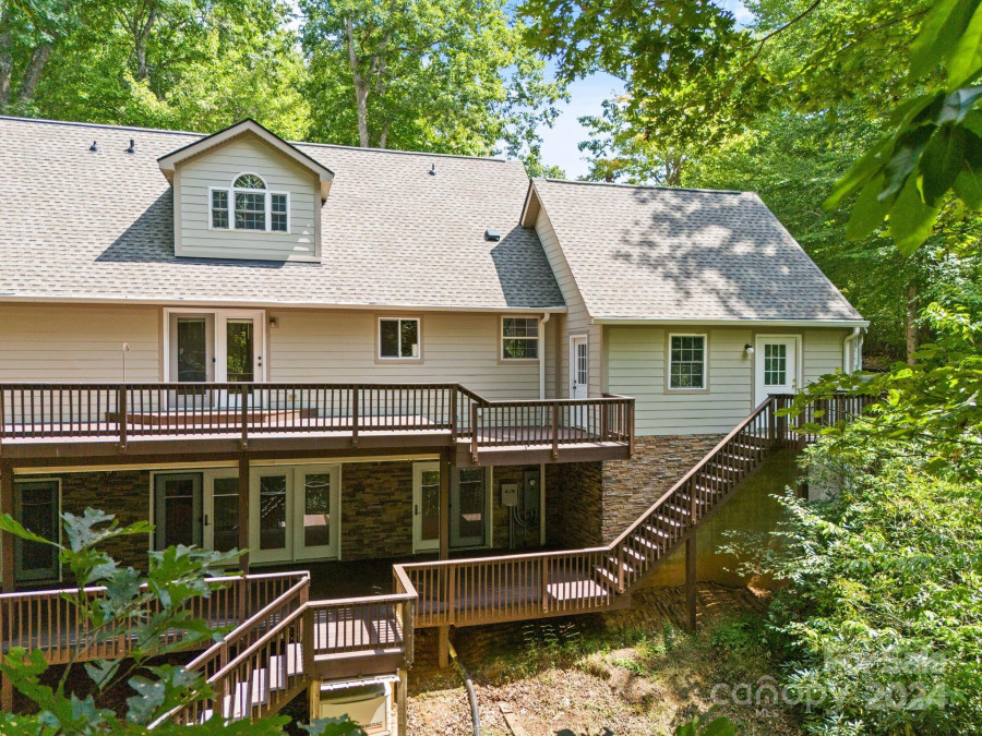 55 Vintage Rd Candler, NC 28715