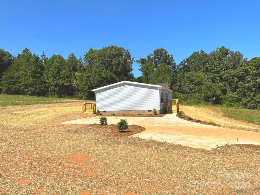 6377 Rhoney Rd Connelly Springs, NC 28612