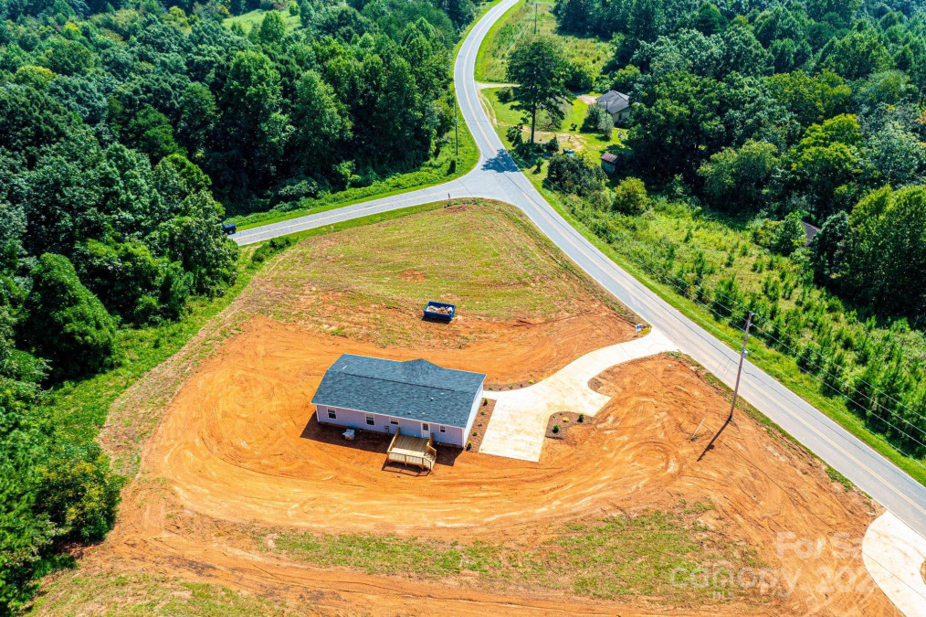 6377 Rhoney Rd Connelly Springs, NC 28612