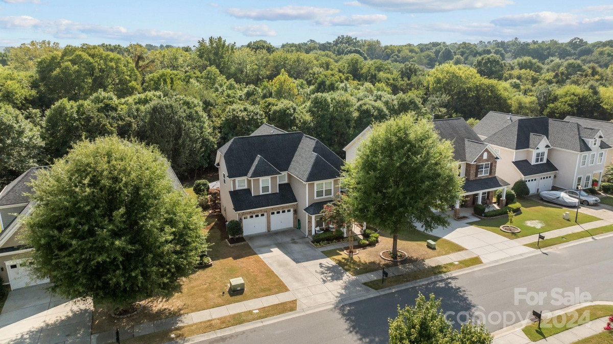 9804 Loughlin Ln Charlotte, NC 28273