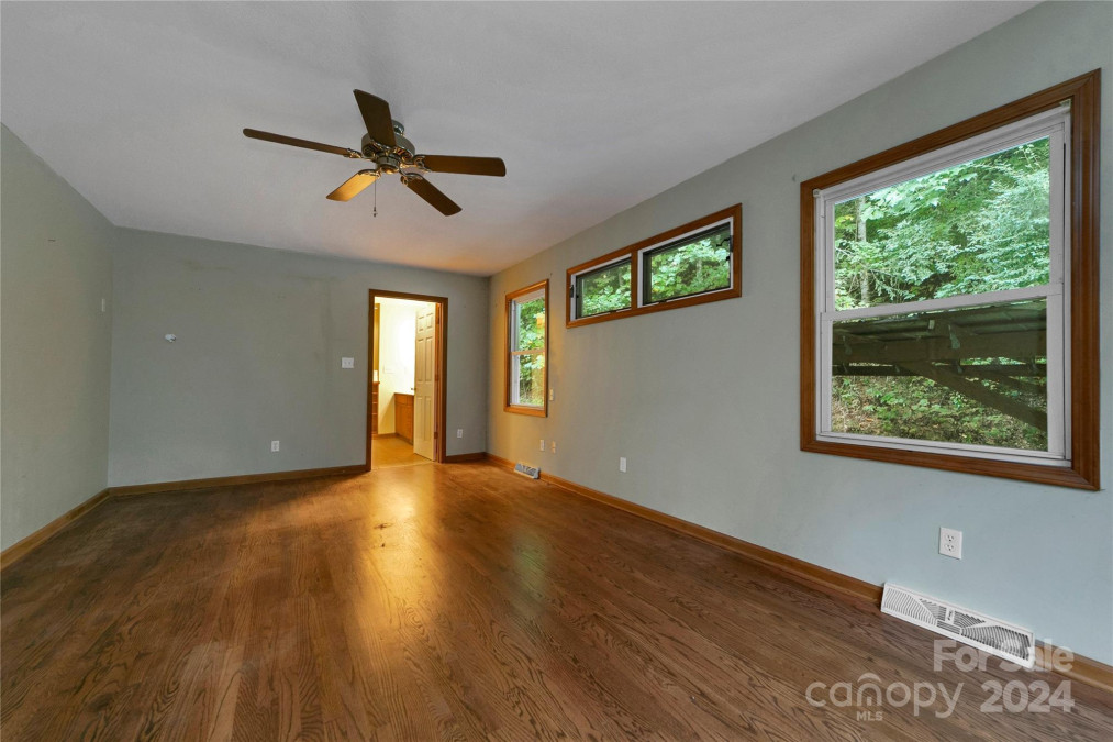 89 Quiet Pond Ln Pisgah Forest, NC 28768