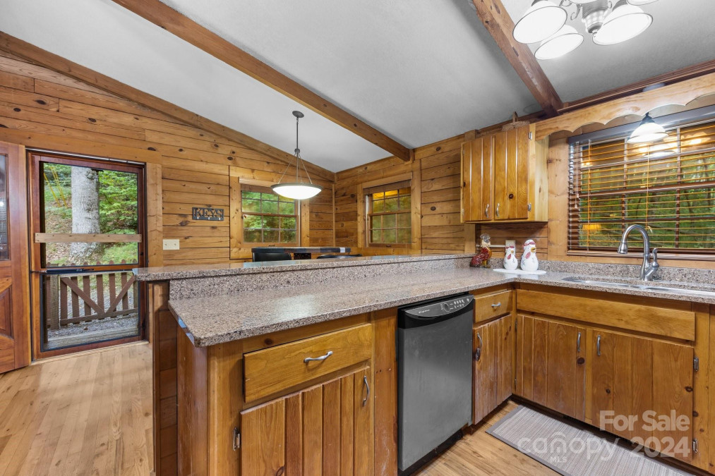 150 Misty Mountain Dr Maggie Valley, NC 28751