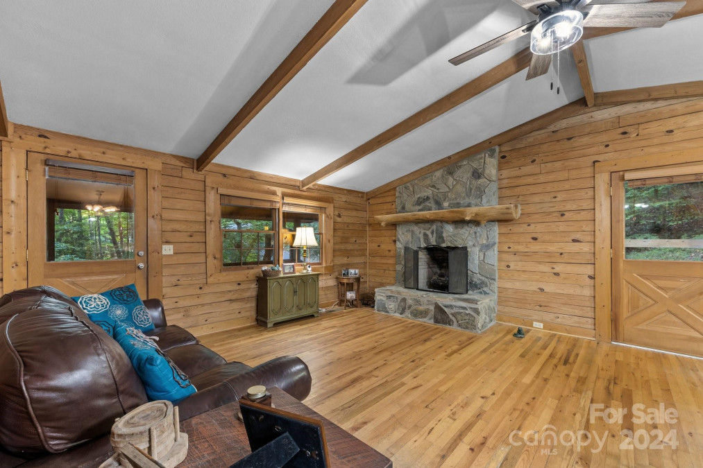 150 Misty Mountain Dr Maggie Valley, NC 28751