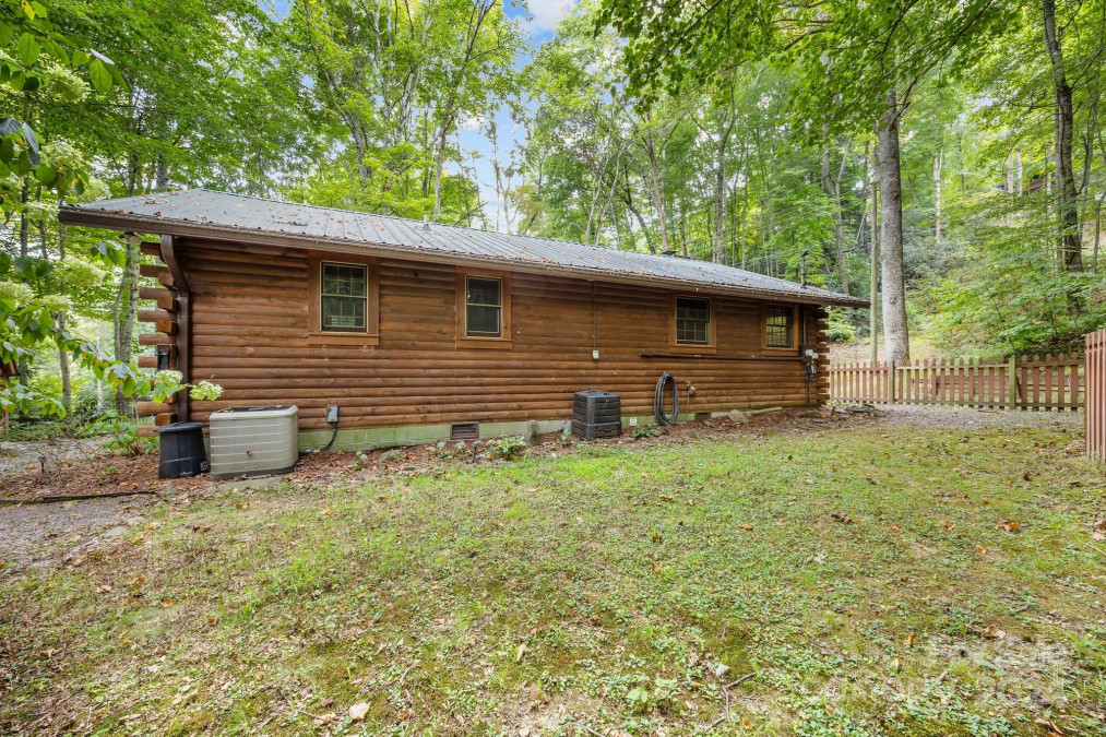 150 Misty Mountain Dr Maggie Valley, NC 28751