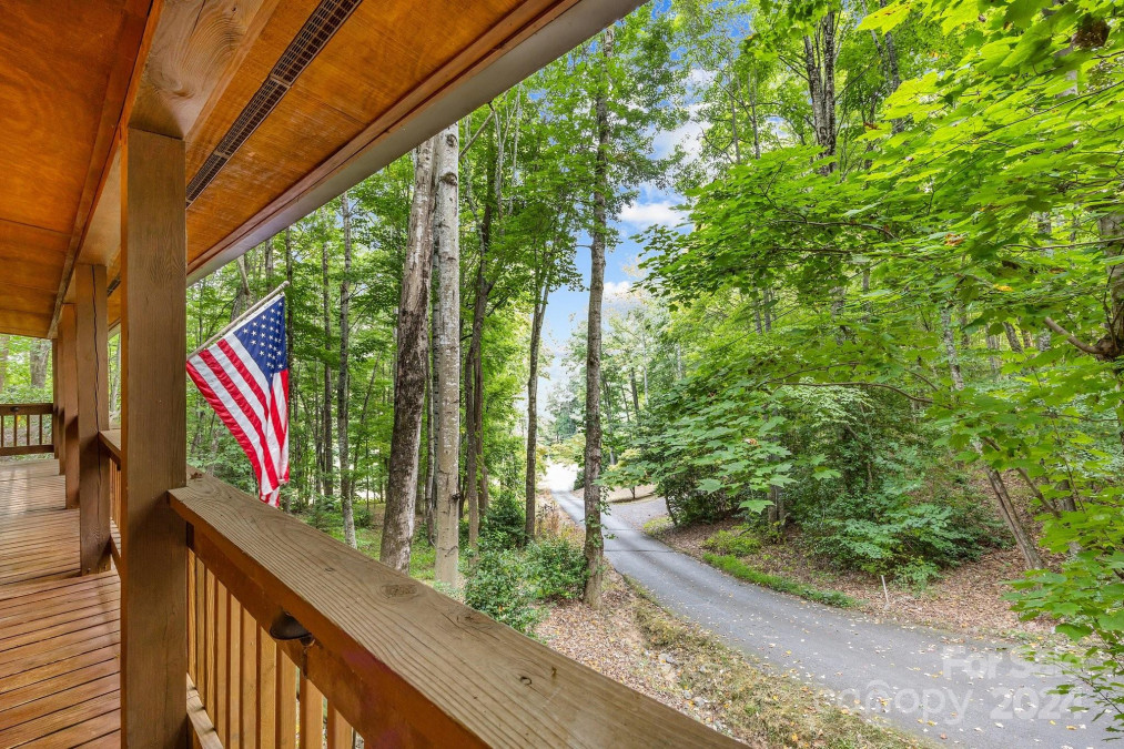 150 Misty Mountain Dr Maggie Valley, NC 28751