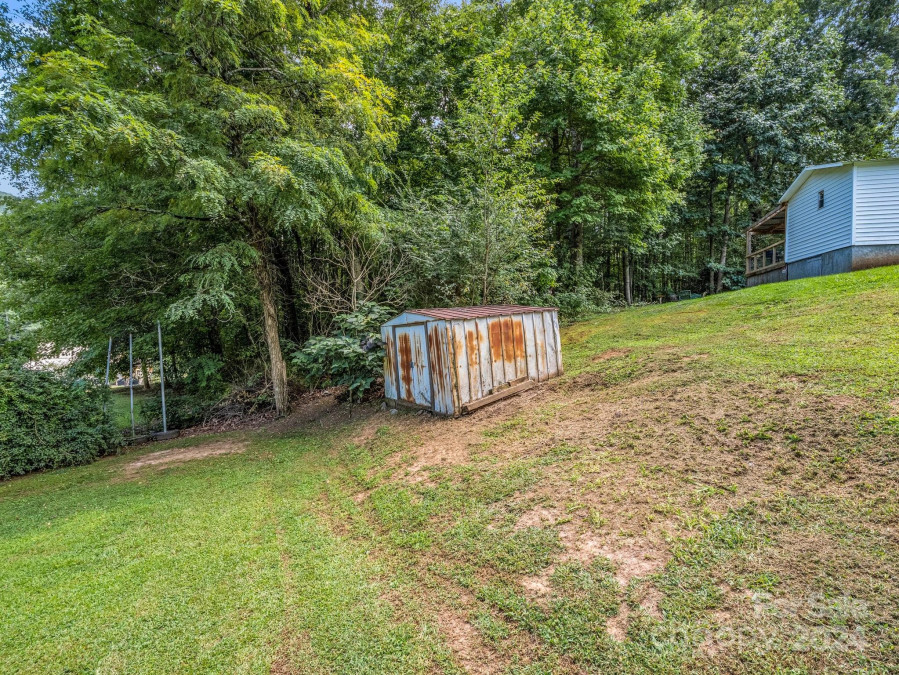 109 Claude Justice Ln Hendersonville, NC 28792