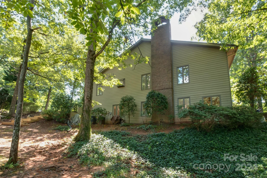 21 Hunting Country Trl Tryon, NC 28782