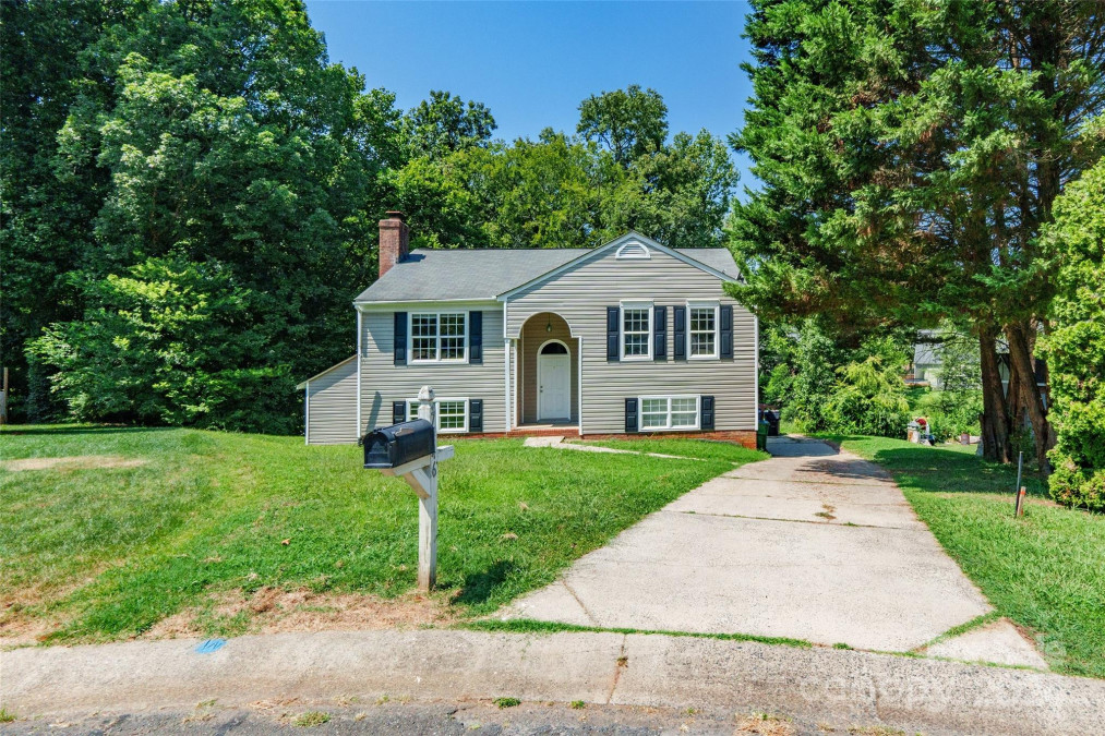 7446 Captain John Ln Charlotte, NC 28273