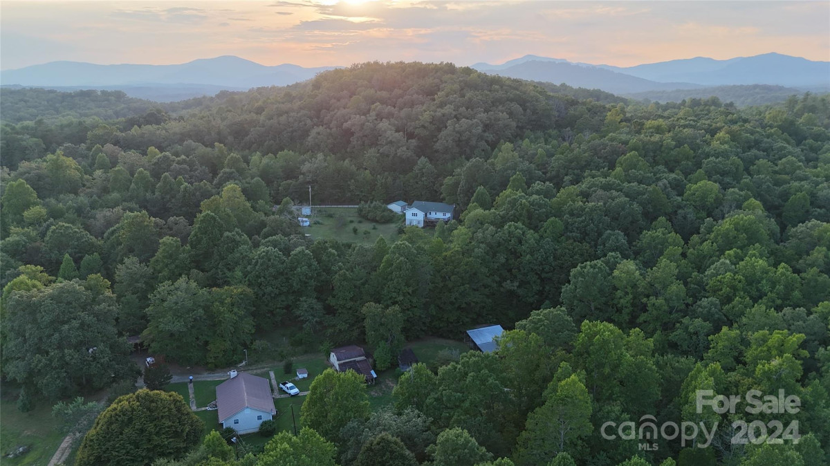 206 Fallen Oaks Ln Rutherfordton, NC 28139