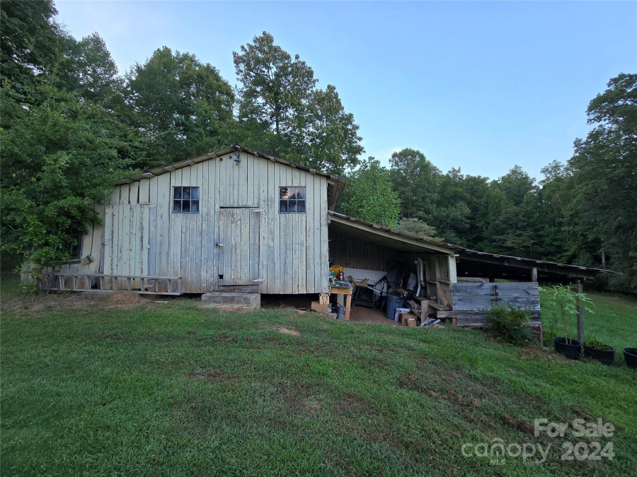 206 Fallen Oaks Ln Rutherfordton, NC 28139