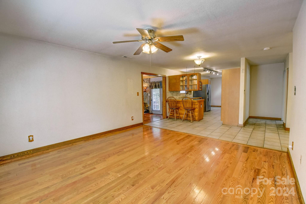 6 Bear Trl Fairview, NC 28730