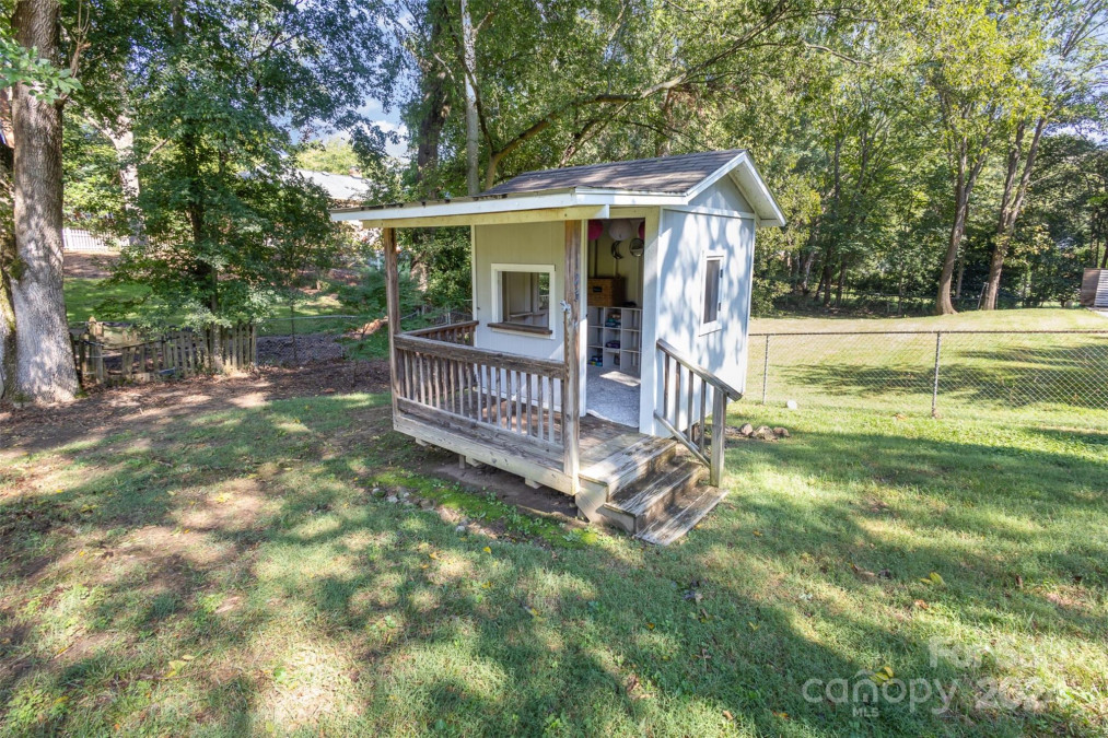 2331 Valencia Ter Charlotte, NC 28226