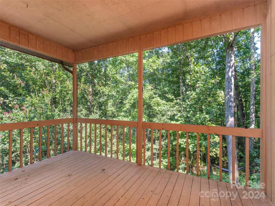 368 Alpine Dr Hendersonville, NC 28791