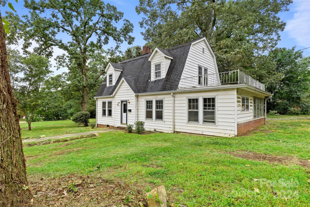 408 Shelby St Blacksburg, SC 29702