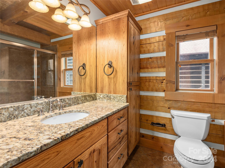 24 Rachels Cir Maggie Valley, NC 28751