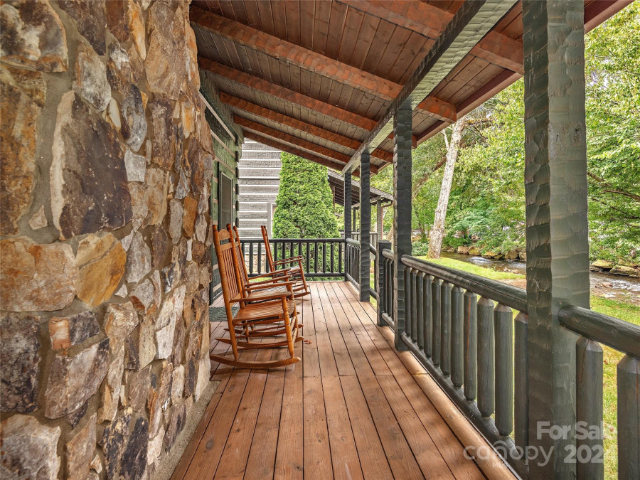 24 Rachels Cir Maggie Valley, NC 28751