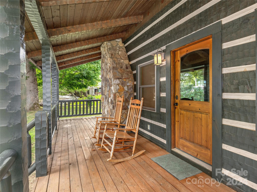 24 Rachels Cir Maggie Valley, NC 28751