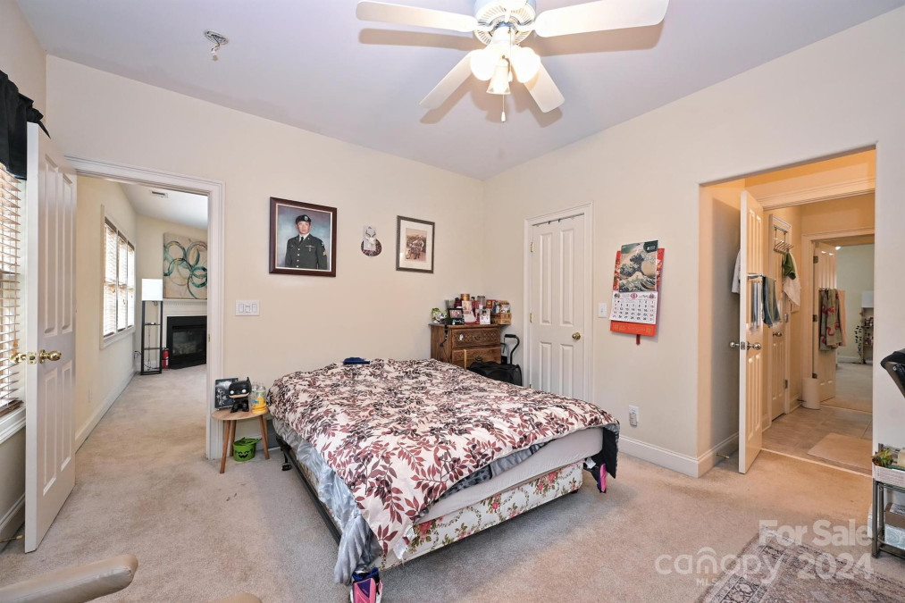 9813 Adison Gray Ln Charlotte, NC 28270