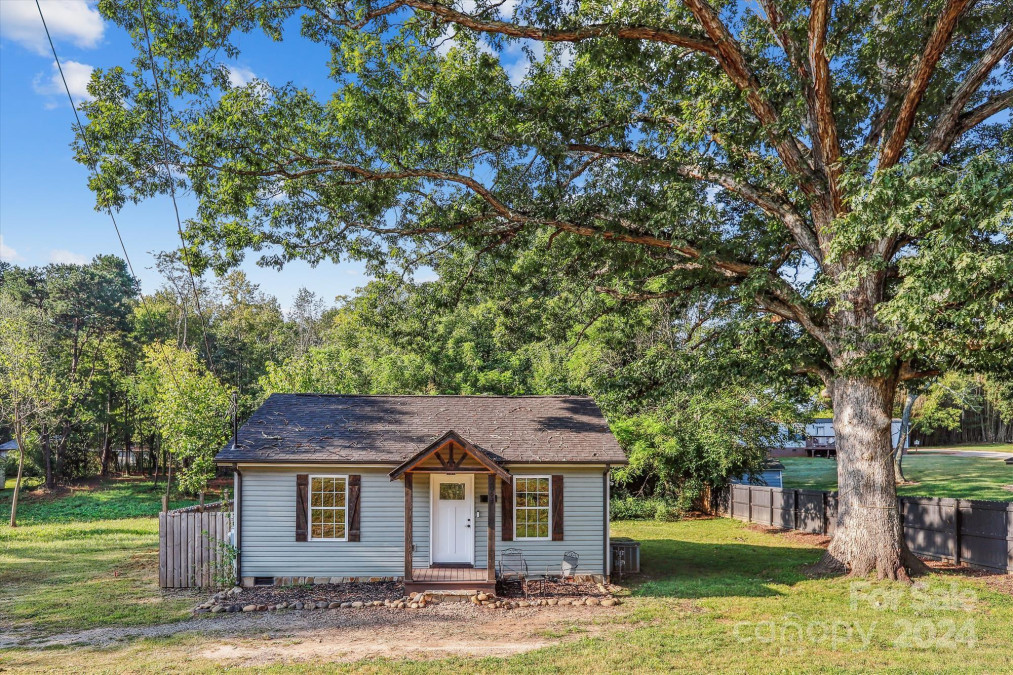 2864 Nc 27 Hw Lincolnton, NC 28092