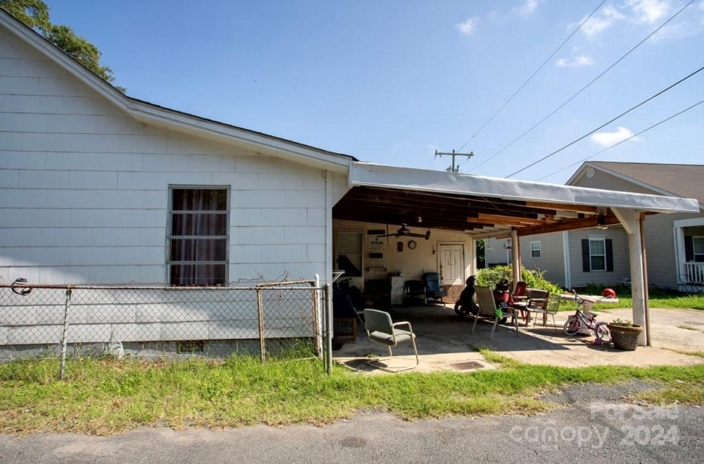 702 Old North Main St Clover, SC 29710