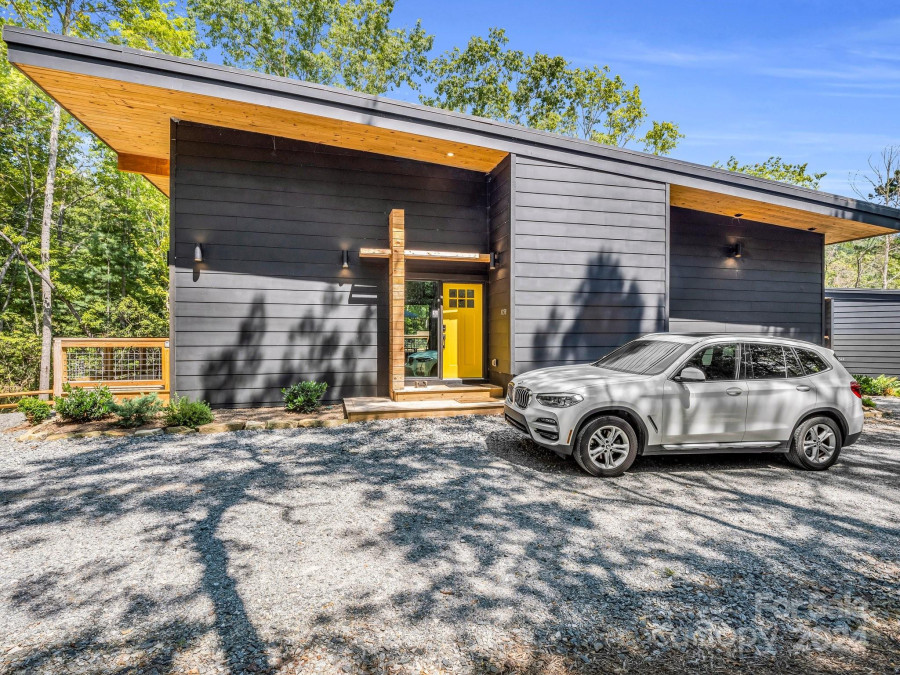 1759 Concept Dr Pisgah Forest, NC 28768