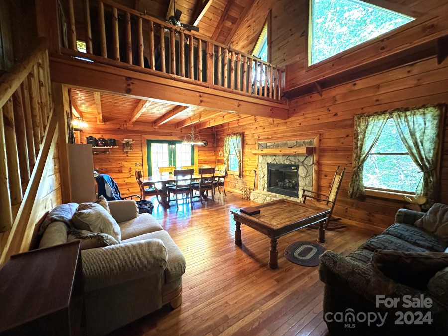 198 Wildcat Cir Lake Lure, NC 28746