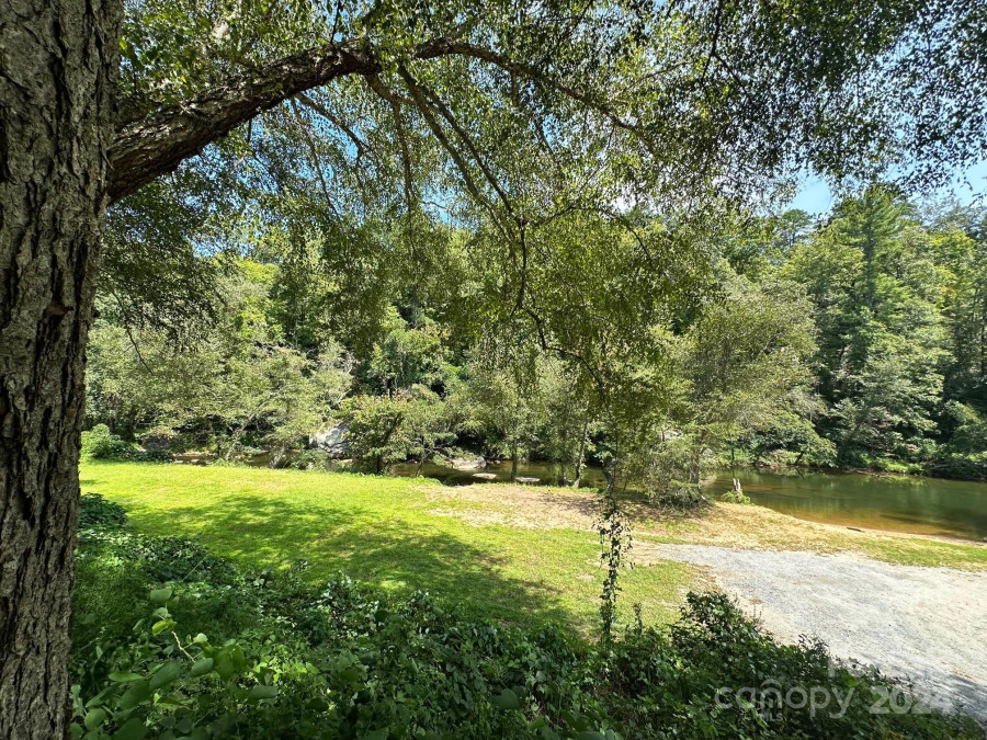 198 Wildcat Cir Lake Lure, NC 28746