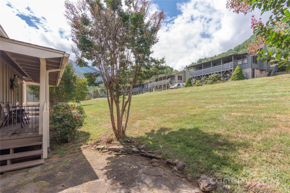 38 Boulder Ln Maggie Valley, NC 28751