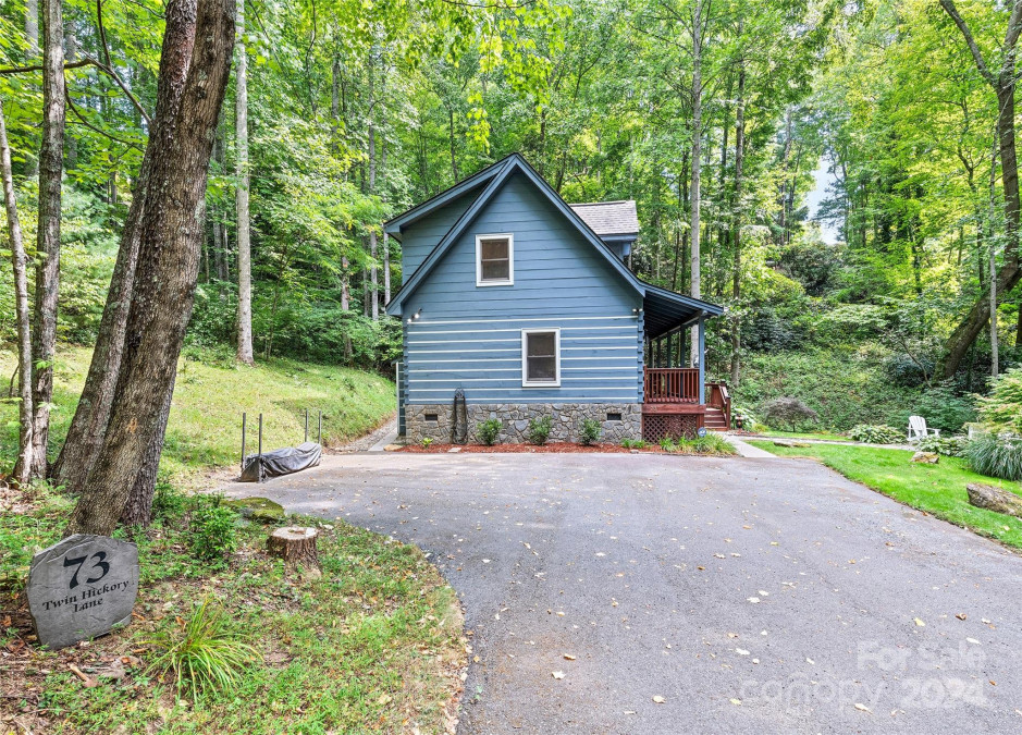 73 Twin Hickory Ln Maggie Valley, NC 28751