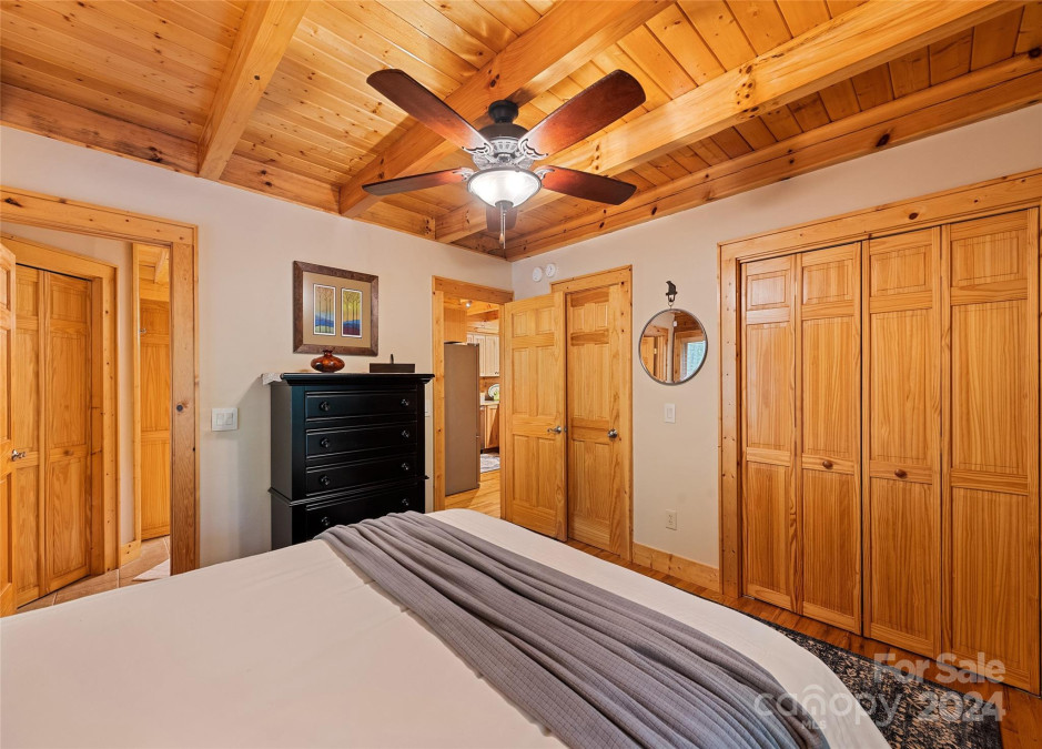 73 Twin Hickory Ln Maggie Valley, NC 28751