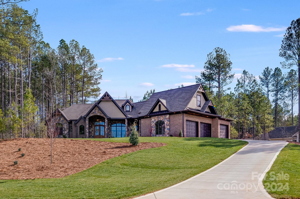 6422 Chimney Bluff Rd Lancaster, SC 29720