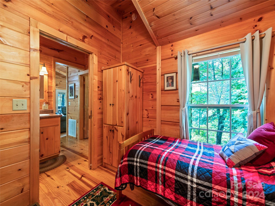 85 Screech Owl Cir Maggie Valley, NC 28751