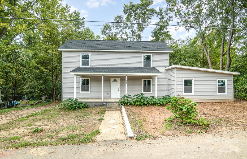 208 Valley St Stanley, NC 28164