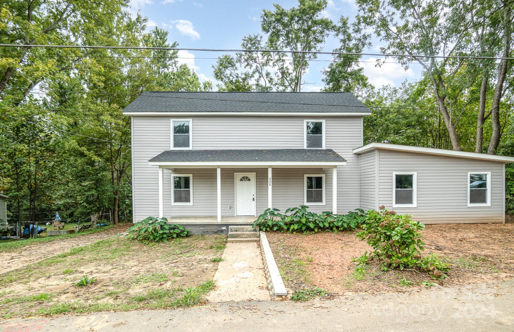 208 Valley St Stanley, NC 28164