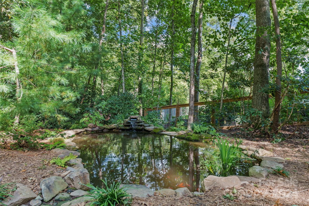 110 Bridlewood Trl Mills River, NC 28759