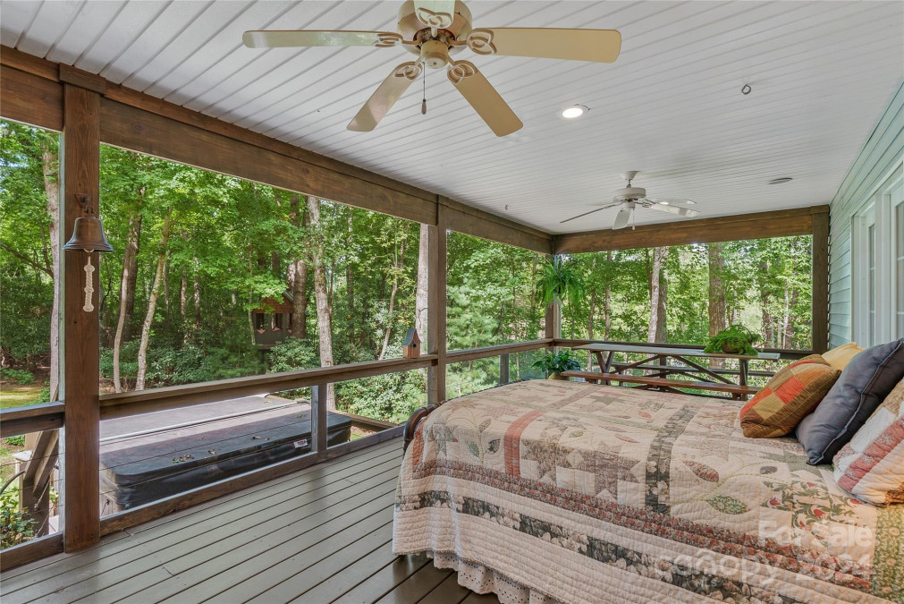 110 Bridlewood Trl Mills River, NC 28759