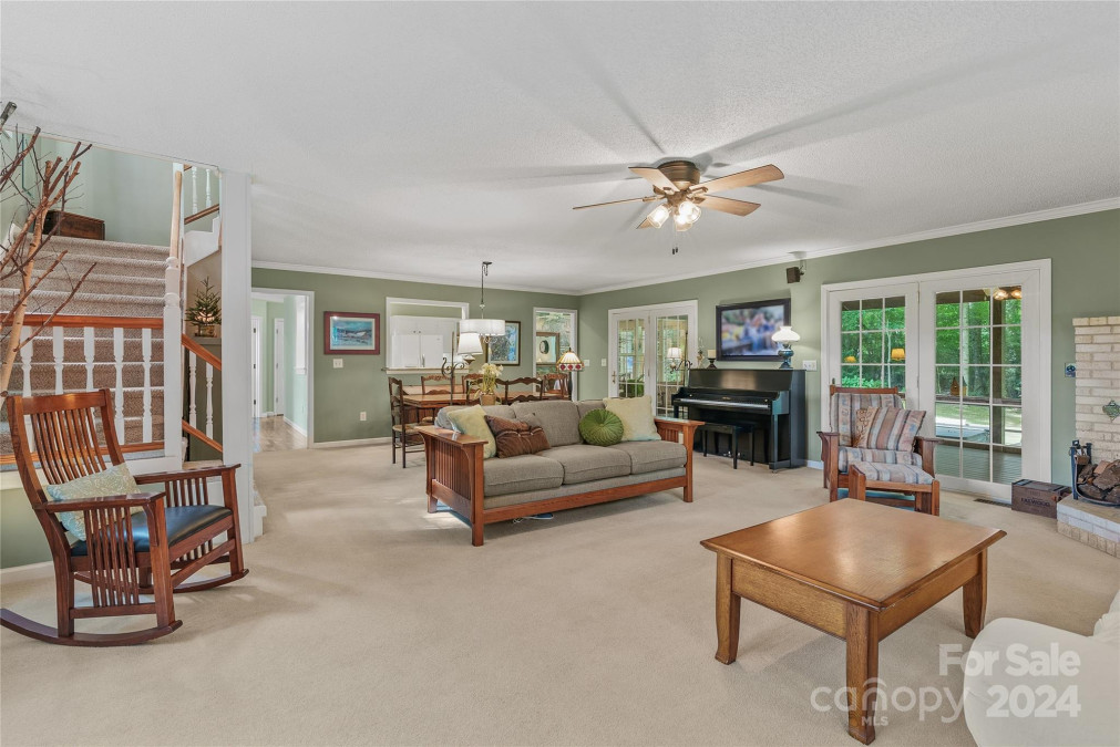 110 Bridlewood Trl Mills River, NC 28759