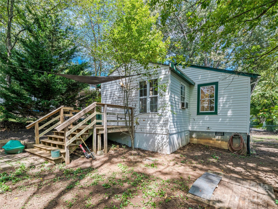 27 Stewart St Asheville, NC 28806