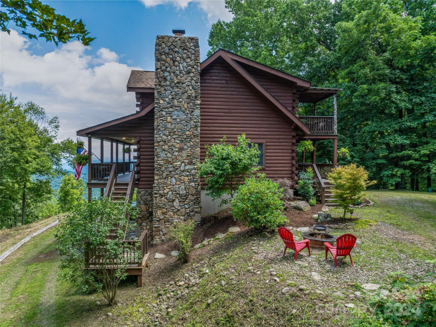 1863 Roaring Fork Rd Hot Springs, NC 28743