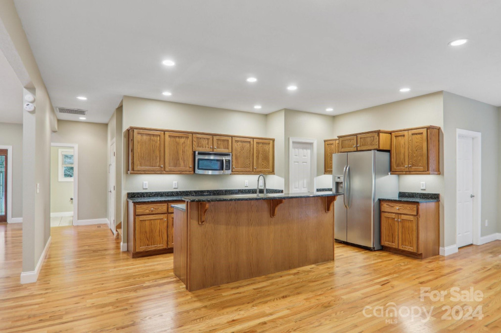 22 Aunt Belles Cv Waynesville, NC 28786