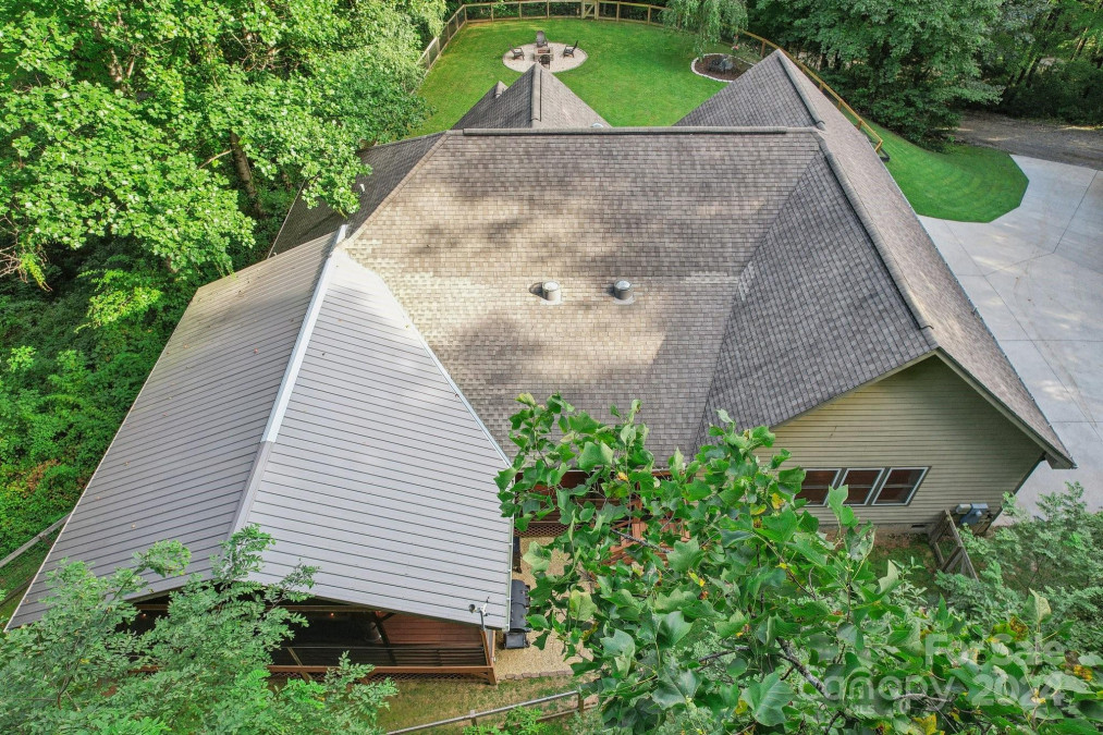 22 Aunt Belles Cv Waynesville, NC 28786